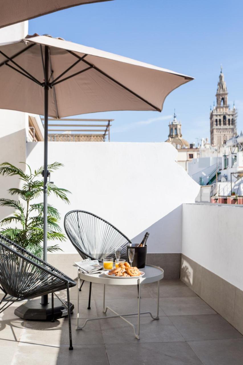Oak & Sandstone Studio - Space Maison Apartments Siviglia Esterno foto
