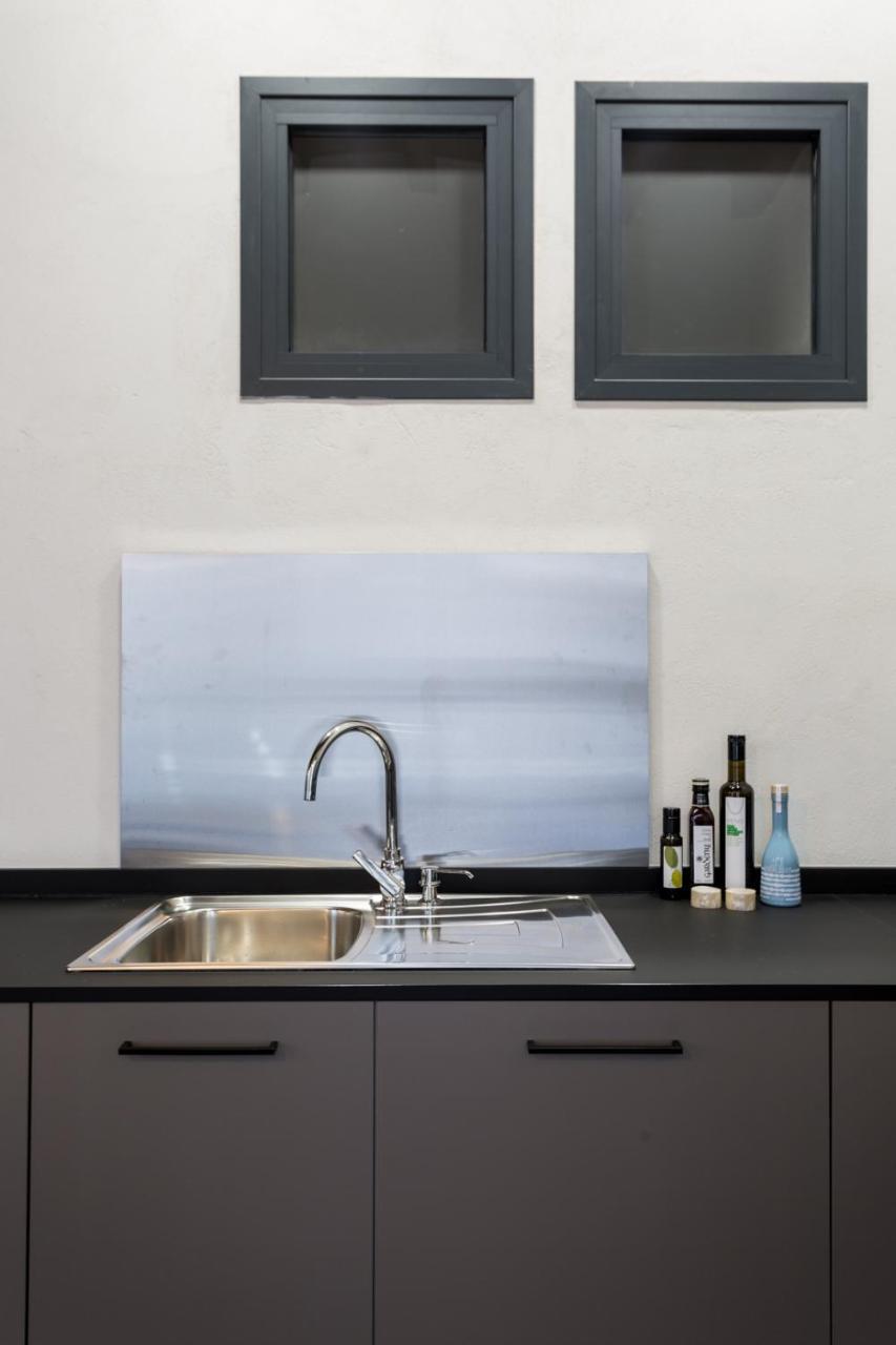 Oak & Sandstone Studio - Space Maison Apartments Siviglia Esterno foto