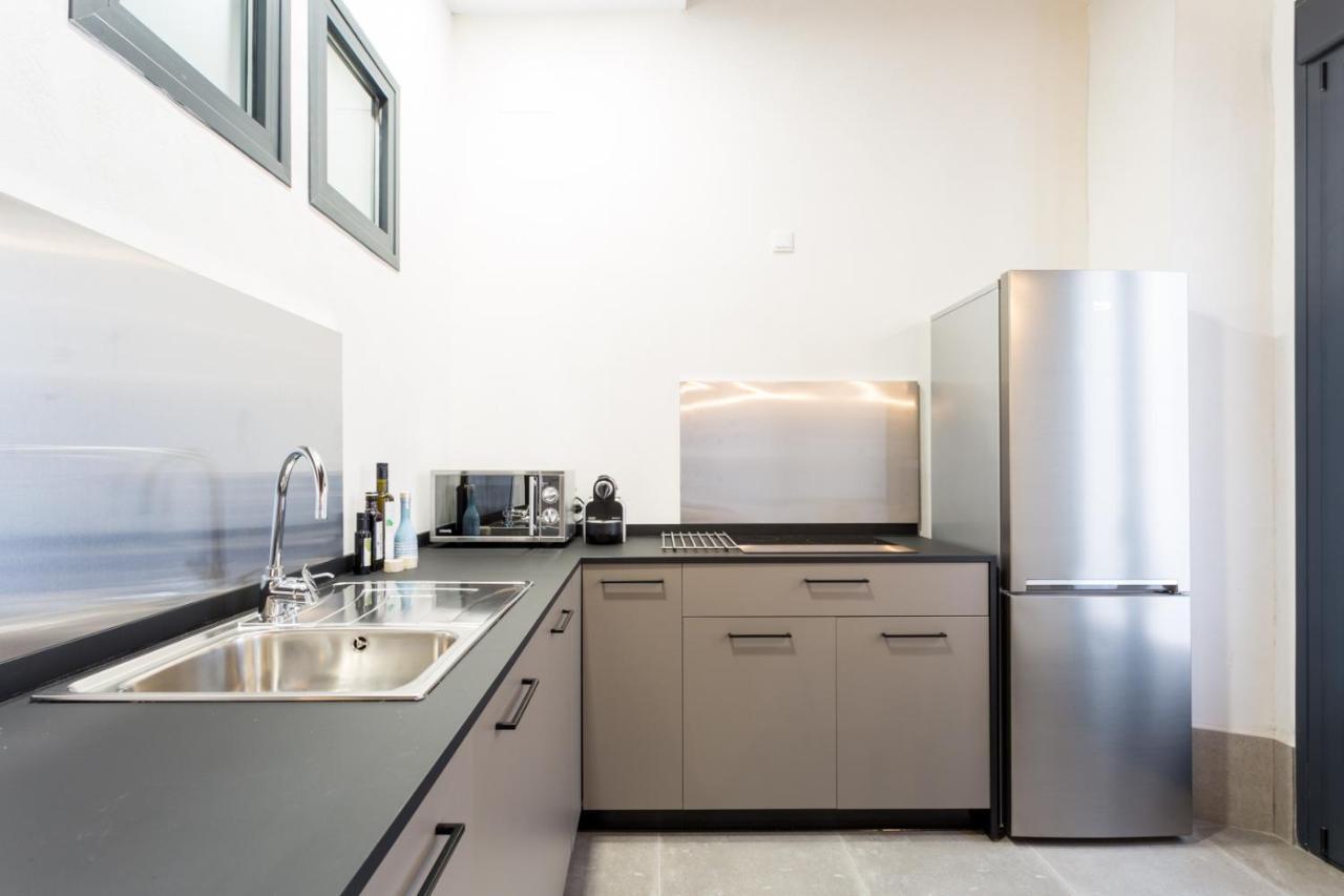 Oak & Sandstone Studio - Space Maison Apartments Siviglia Esterno foto