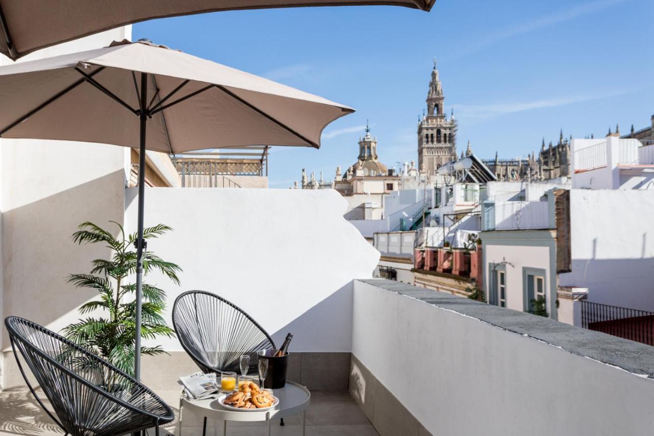 Oak & Sandstone Studio - Space Maison Apartments Siviglia Esterno foto