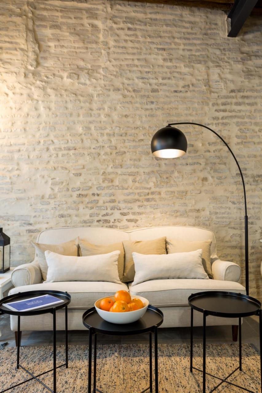 Oak & Sandstone Studio - Space Maison Apartments Siviglia Esterno foto