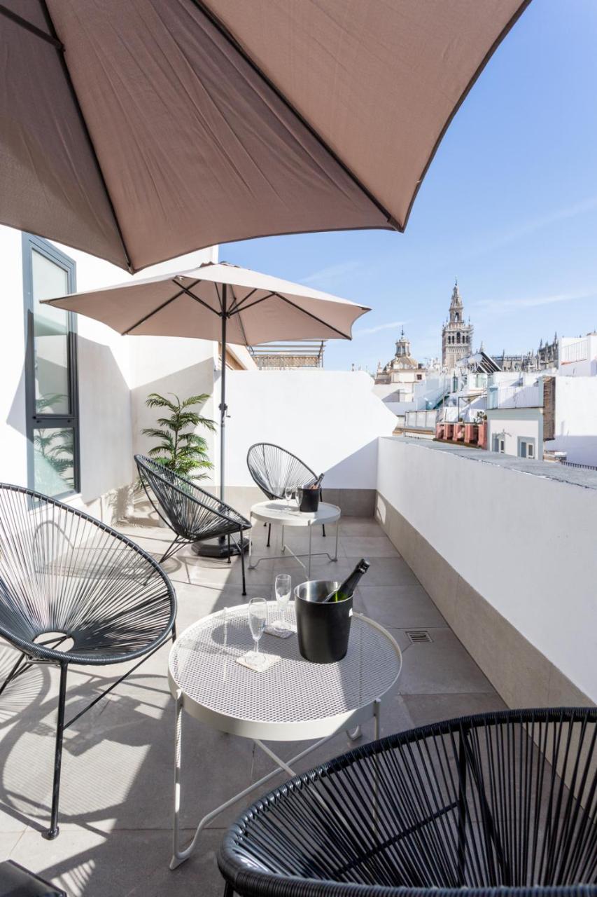 Oak & Sandstone Studio - Space Maison Apartments Siviglia Esterno foto